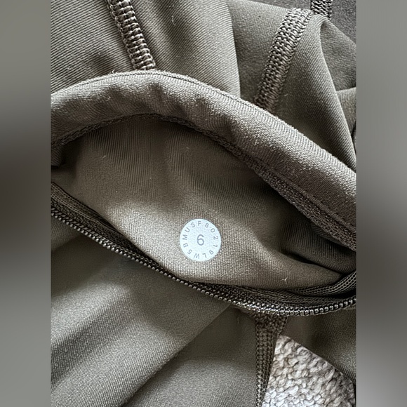 LULULEMON Speed Up Tight *Full On Luxtreme 28” Dark Olive Green Size 6 - Picture 6 of 12